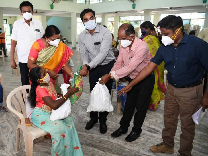 மகளிர் திட்டத்தின் சார்பில் கொரோனா நிவாரண உதவி - அமைச்சர் கீதாஜீவன் வழங்கினார் 