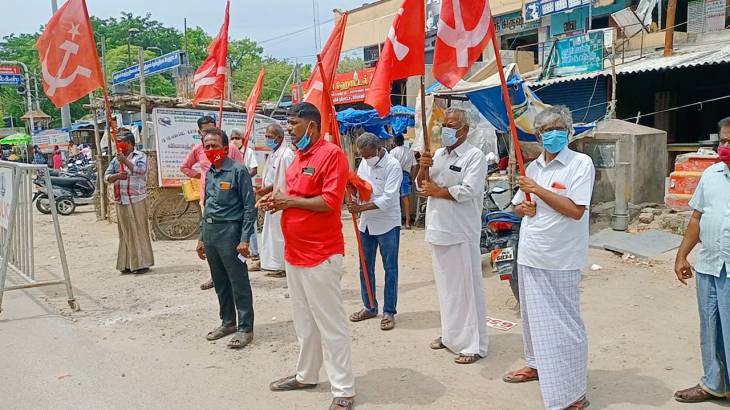 விளாத்திகுளத்தில் மார்க்சிஸ்ட் கம்யூனிஸ்டு கட்சியினர் ஆர்ப்பாட்டம்

