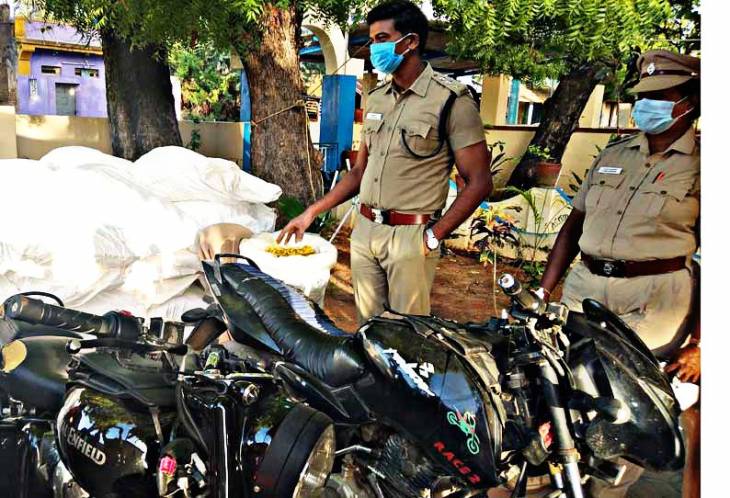 கடல் வழியாக இலங்கைக்கு கடத்த முயன்ற ரூ.7 லட்சம் மதிப்பிலான மஞ்சள் பறிமுதல்

