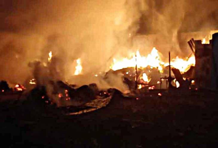 தூத்துக்குடியில் நள்ளிரவில் தனியார் ஆலையில் தீ விபத்து - உலர் பூக்கள் எரிந்து சேதம்!

