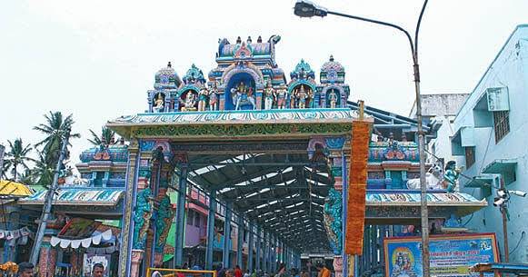 கோயிலின் பேஸ்புக் பக்கத்தில் ஆபாச படங்களா? கடும் நடவடிக்கை தேவை... தமிழிசை சௌந்தரராஜன் கோரிக்கை

