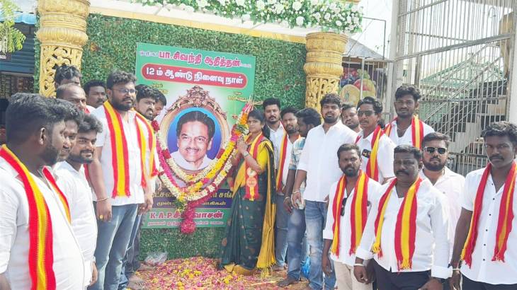 சிவந்தி ஆதித்தனார் நினைவு தினம் : தூத்துக்குடியில் அஜிதா ஆக்னல் மாலை அணிவித்து மரியாதை!