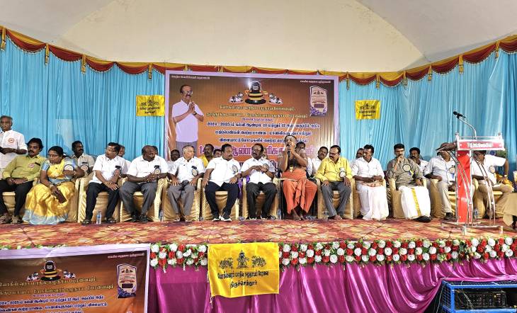 தூத்துக்குடியில் யோகீஸ்வரர் மாநில சமுதாயப் பேரவை விழா : அதிக மதிப்பெண் பெற்ற மாணவ மாணவிகளுக்கு பரிசு வழங்கி பாராட்டு!